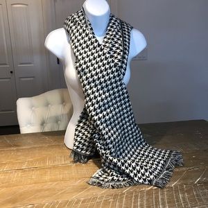 Houndstooth Scarf